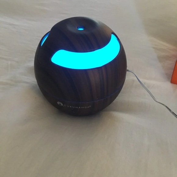 Essential Oil Diffuser - Picture 2 of 6